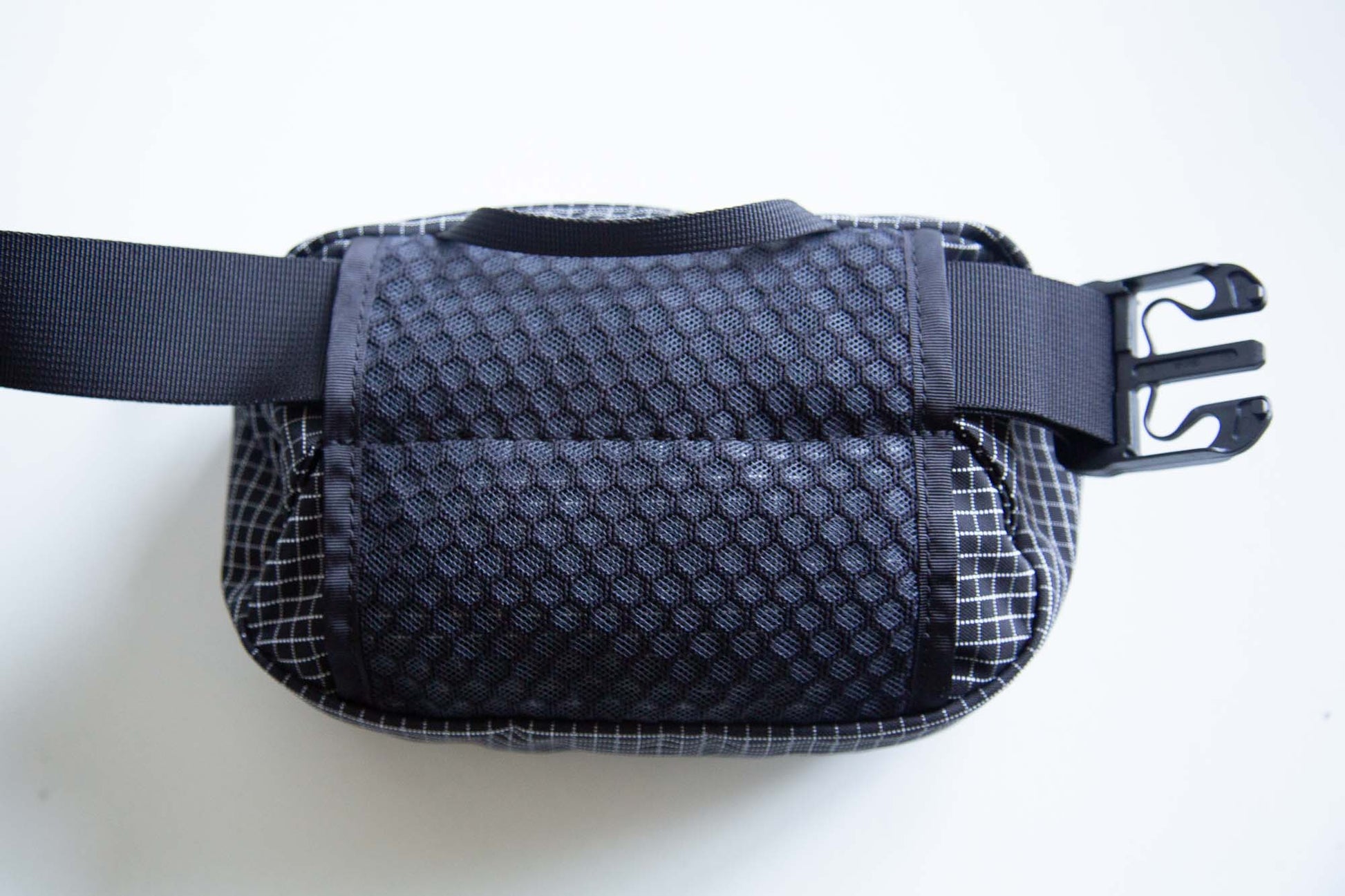 Wilderdog Utility Fanny Pack stores Treats, Balls, Keys in Wilderdog Utility Fanny Pack stores Treats, Balls, Keys in
